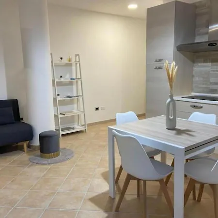 Loft Comodo Ed Elegante • Wi-fi E Colazione Διαμέρισμα