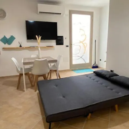 Loft Comodo Ed Elegante • Wi-fi E Colazione Lägenhet