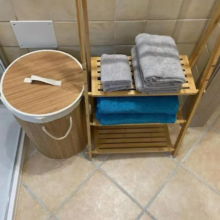 Loft Comodo Ed Elegante • Wi-fi E Colazione Lägenhet